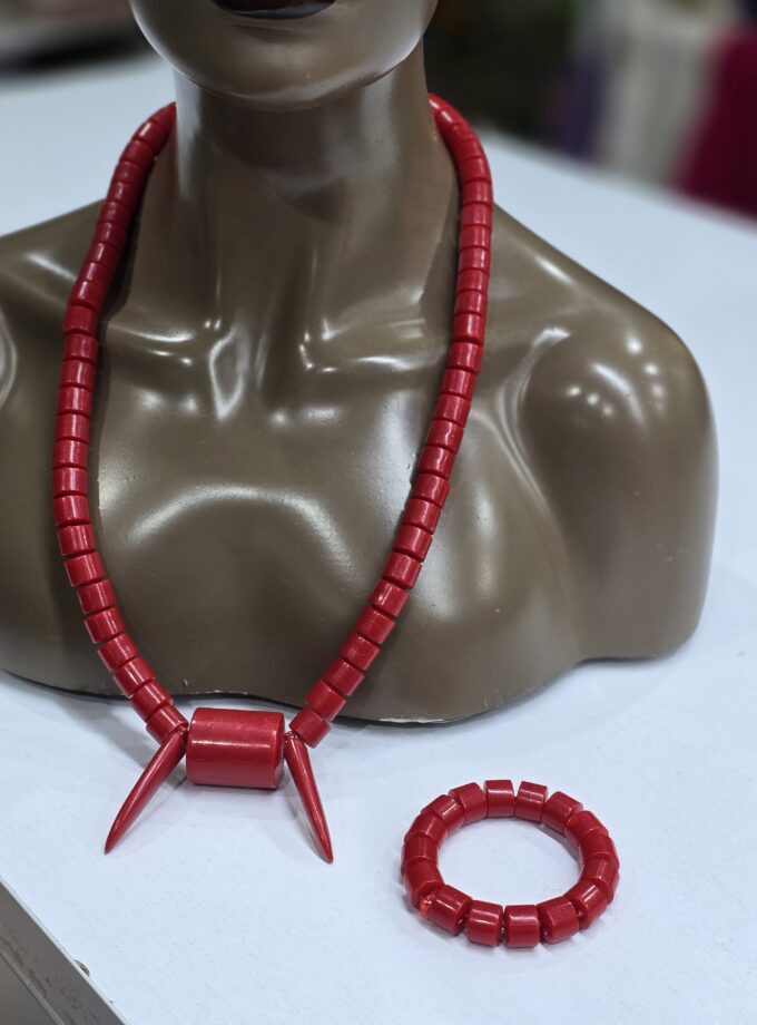 Single horn necklace set