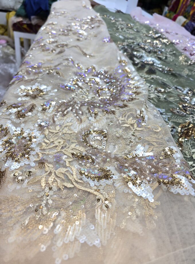 Sequin tulle lace/y