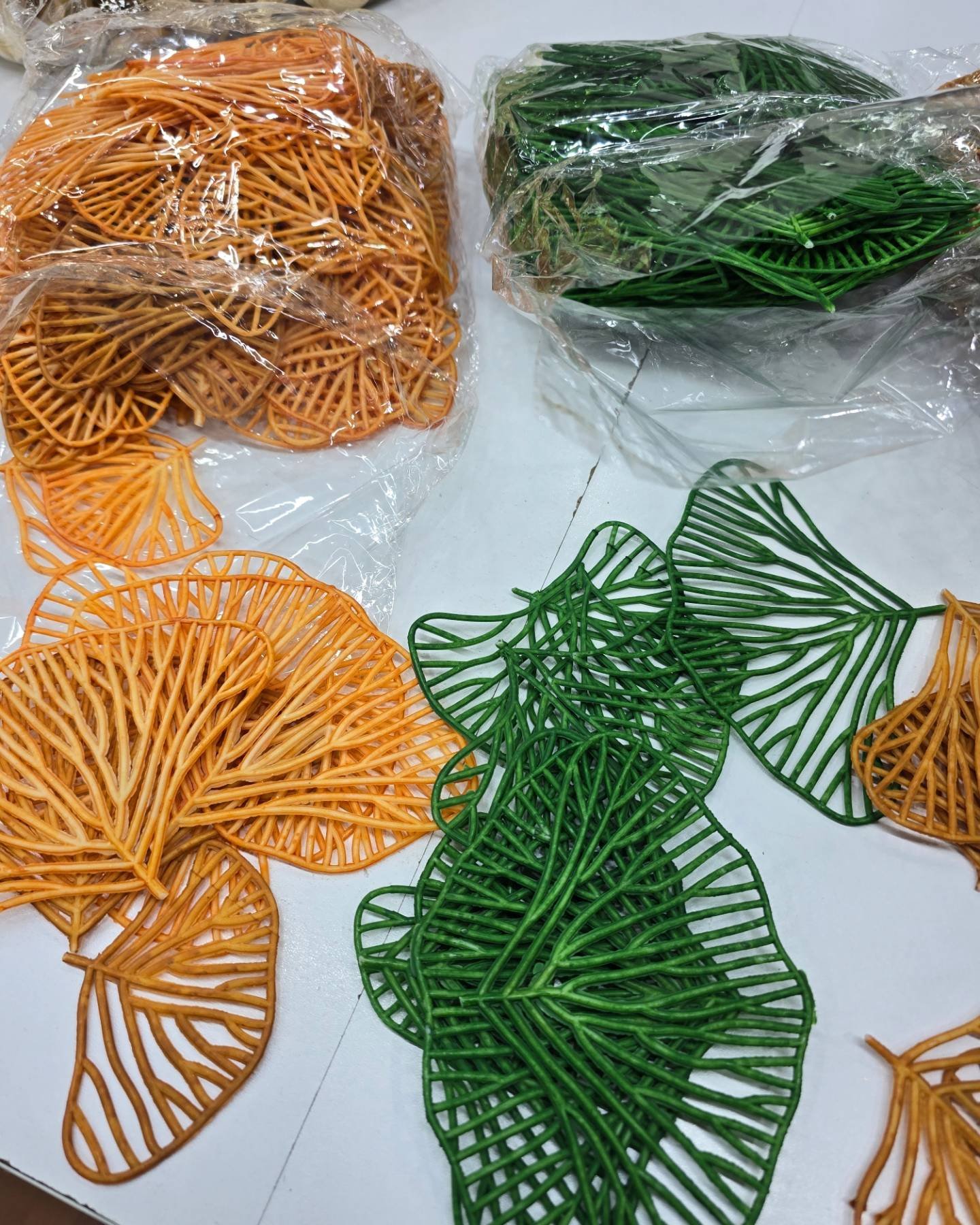 Leaf motif. - Image 2