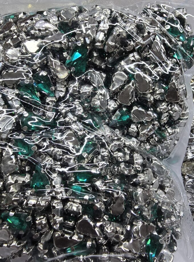 Tear drop rhinestone size 6x8mm each