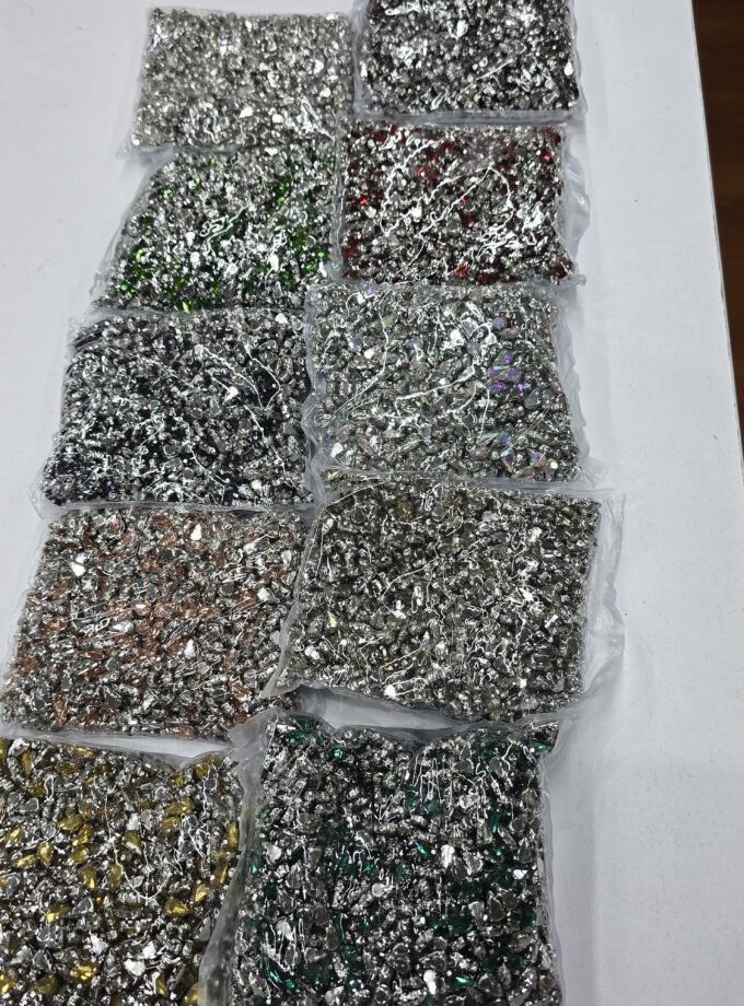 Tear drop rhinestone size 6x8mm each